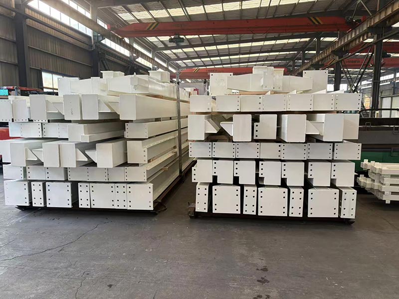 Uruguay Customized Steel Structure Hospital Project sender første batch af kernekomponenter